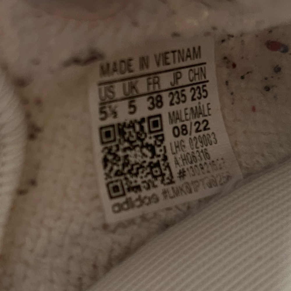 Yeezy - Women shoes - Picture 8 of 9